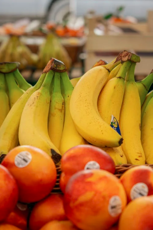 Should Seniors Eat Bananas Daily? Pros and Precautions