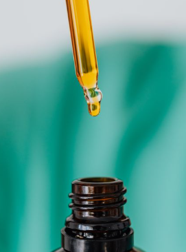 Peppermint Essential Oil Benefits: What Research Says About Its Uses